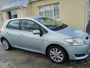 2009 - Toyota Auris ---