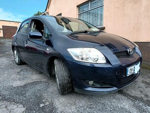 2009 - Toyota Auris ---