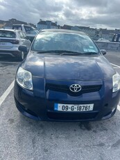 2009 - Toyota Auris ---