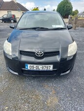 2009 - Toyota Auris ---