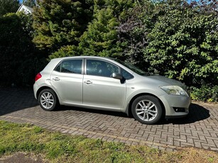 2009 - Toyota Auris ---