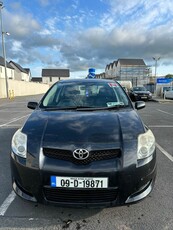 2009 - Toyota Auris Manual