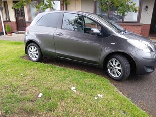 2009 - Toyota Yaris Manual