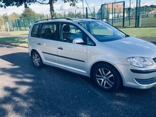 2009 - Volkswagen Touran ---