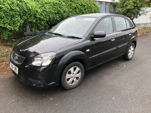 2010 - Kia Rio Manual