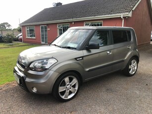 2010 - Kia Soul Manual