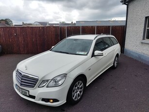 2010 - Mercedes-Benz E-Class Manual