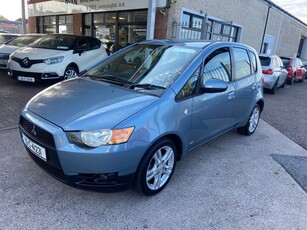 2010 - Mitsubishi Colt ---