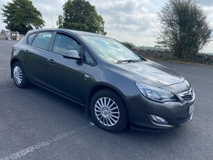 2010 - Opel Astra Manual