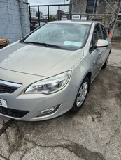 2010 - Opel Astra Manual