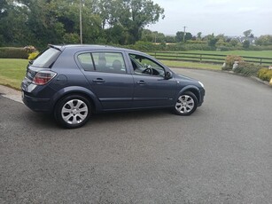 2010 - Opel Astra Manual