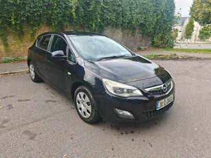 2010 - Opel Astra Manual