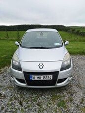 2010 - Renault Scenic ---