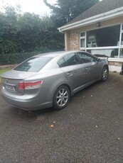 2010 - Toyota Avensis ---