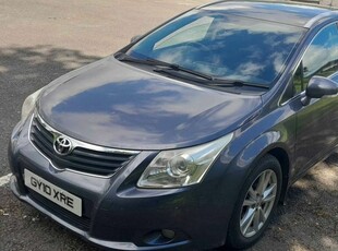 2010 - Toyota Avensis Manual