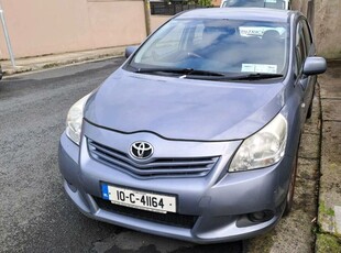 2010 - Toyota Verso ---