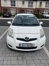 2010 - Toyota Vitz ---