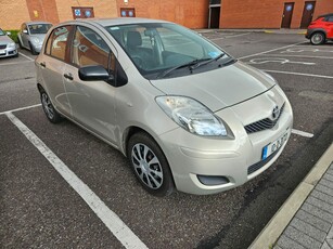 2010 - Toyota Yaris Manual