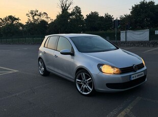 2010 - Volkswagen Golf ---