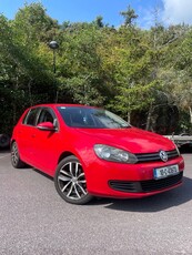 2010 - Volkswagen Golf ---