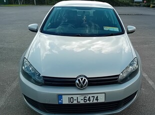 2010 - Volkswagen Golf ---