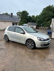 2010 - Volkswagen Golf ---