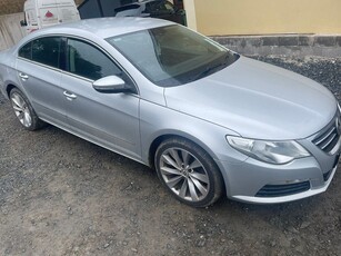 2010 - Volkswagen Passat ---