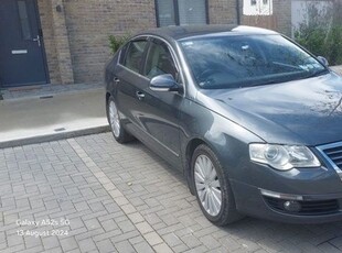 2010 - Volkswagen Passat ---