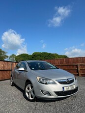 2011 - Opel Astra Manual