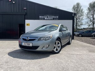 2011 - Opel Astra Manual