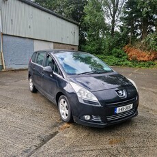 2011 - Peugeot 5008 Manual