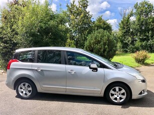 2011 - Peugeot 5008 Manual