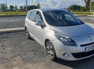 2011 - Renault Grand Scenic Manual