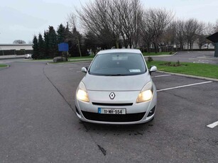 2011 - Renault Grand Scenic Manual