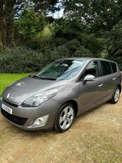 2011 - Renault Grand Scenic Manual