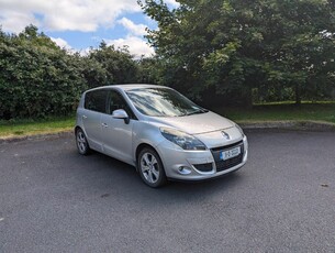 2011 - Renault Scenic Manual