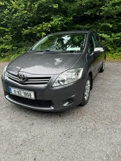 2011 - Toyota Auris Manual