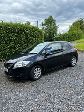 2011 - Toyota Auris Manual