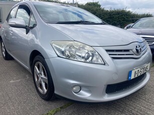 2011 - Toyota Auris Manual