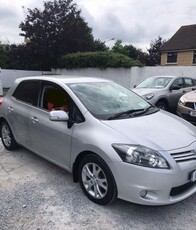 2011 - Toyota Auris Manual