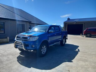 2011 - Toyota Hilux ---