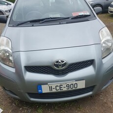 2011 - Toyota Yaris Manual