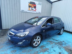 2011 - Vauxhall Astra Manual