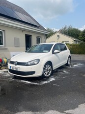 2011 - Volkswagen Golf ---