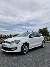 2011 - Volkswagen Polo Manual