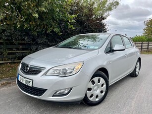 2012 - Opel Astra Manual