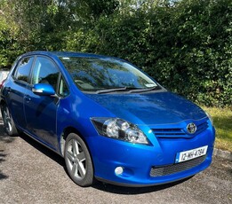 2012 - Toyota Auris Manual