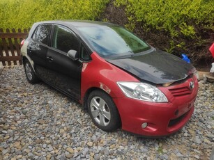 2012 - Toyota Auris Manual