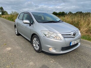 2012 - Toyota Auris Manual