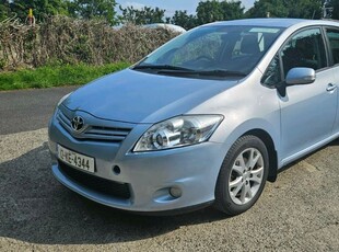 2012 - Toyota Auris Manual